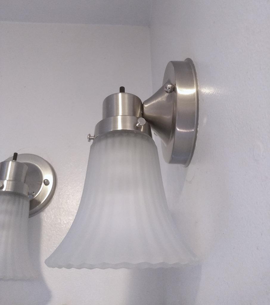 Design House Village Traditional 1-Light Indoor Dimmable Wall Sconce, Frosted Flute Glass, Twist On/Off Switch, Bathroom Bedroom Hallway, Oil-Rubbed Bronze, 8.25 in H x 5.1 in W, Uses 60W Bulb, 505115 customer photo 2