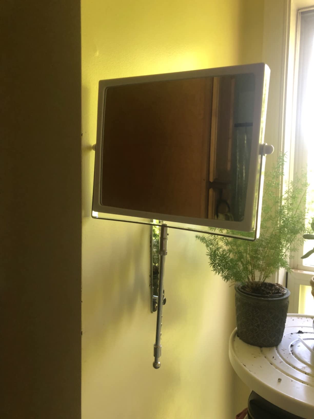 JERDON Wall-Mounted Makeup Mirror - 5X Magnification - Chrome - J2020C customer photo 2