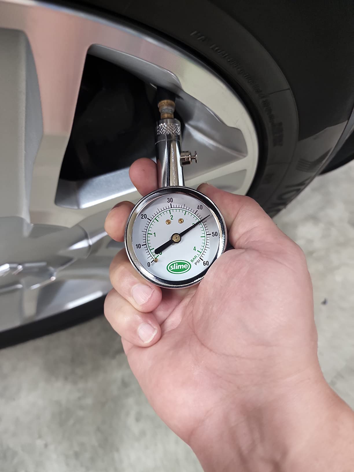Slime 20049 Tire Pressure Gauge, Large Face Dial Analogue Gauge, 5-60 PSI customer photo 1