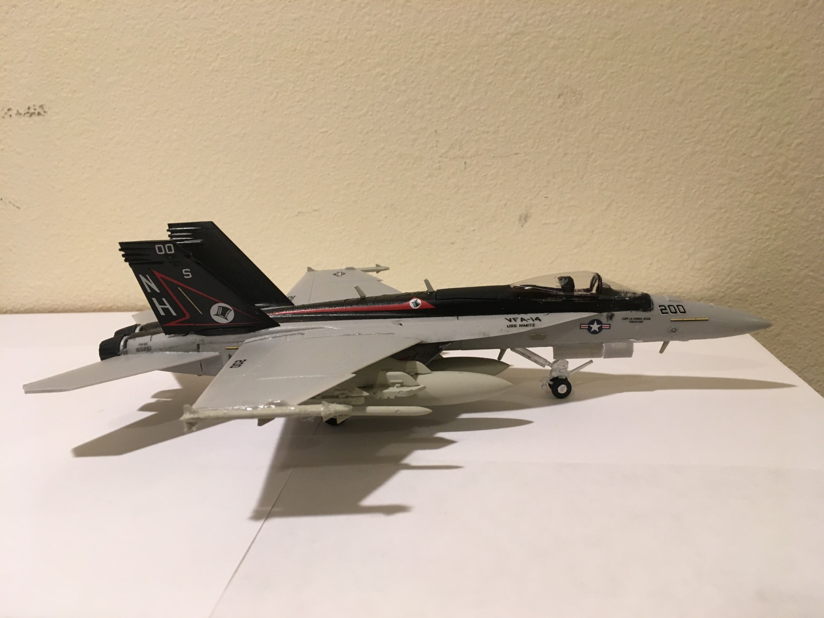 Hasegawa 1/72 F/A-18E Super Hornet (Single Seat) Model Kit customer photo 2