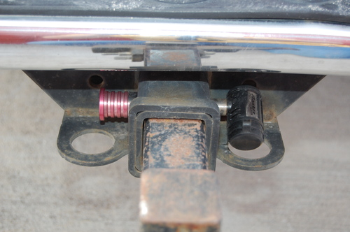 Master Lock Silver and Red Receiver Lock, Stainless Steel Barbell™ Hitch Pin Lock, Fits 5/8 in. Receivers, Weather Resistant Automotive Receiver Lock, 1469DAT customer photo 2