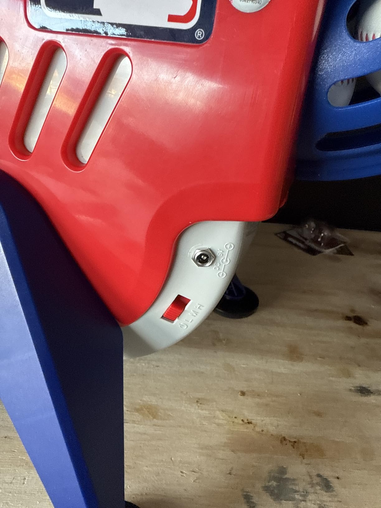 Franklin Sports MLB Power Pitcher Pitching Machine | Adjustable Speeds Up To 20 MPH, 3-Position Angle Adjustment, Includes Foam Practice Balls, Great For Batting Drills customer photo 1