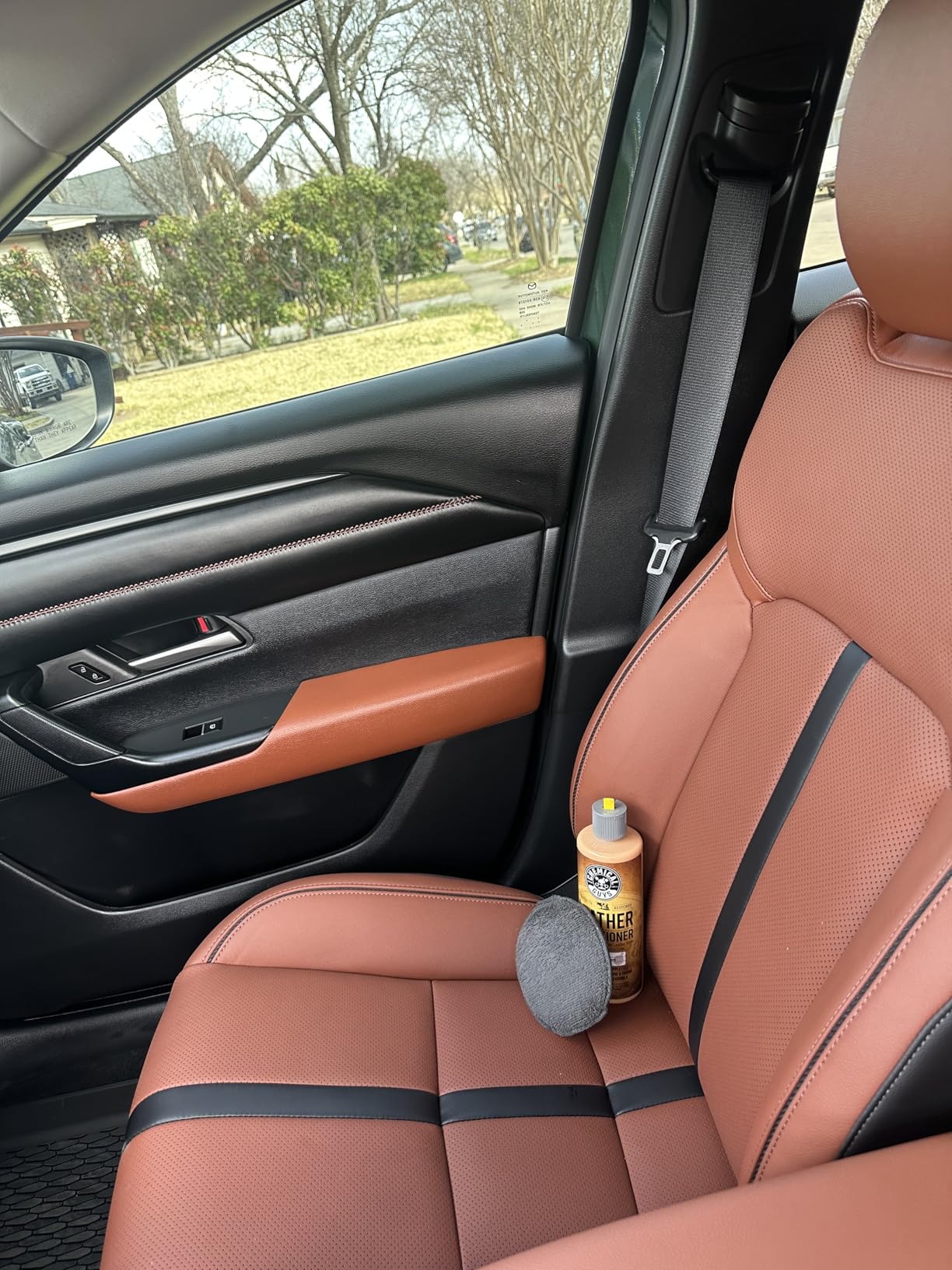 Chemical Guys, Leather Cleaner & Conditioner Kit for Cars & Home, 2 x 16 oz customer photo 2