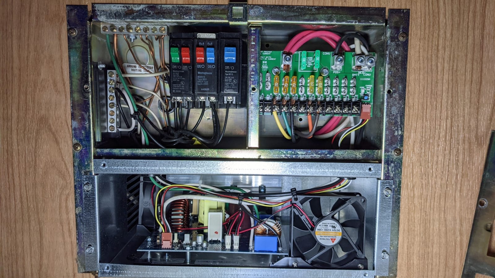 Progressive International Dynamics PD4645V Inteli-Power 4600 Series Converter/Charger with Charge Wizard - 45 Amp customer photo 2
