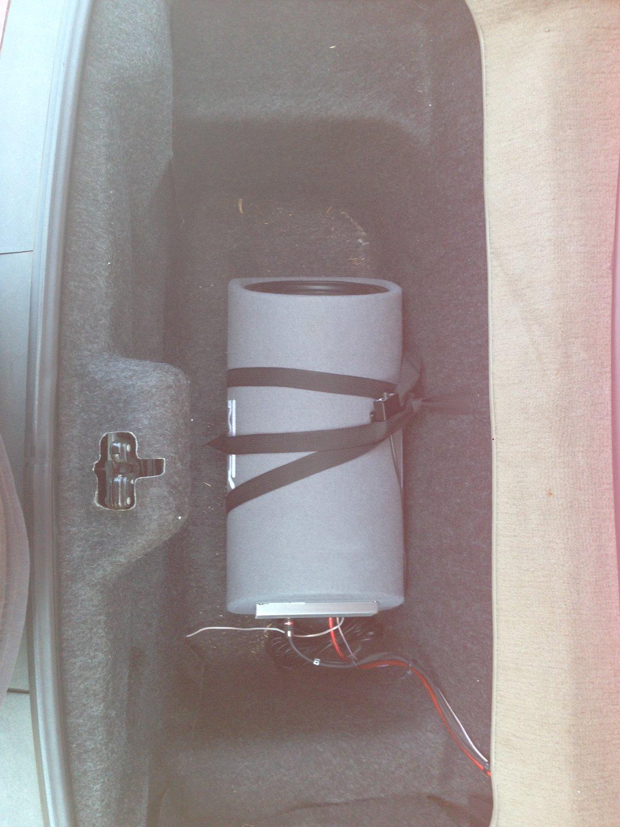 MTX Audio RT8PT 8 Inch 240 Watt Car Loaded Universal Powered High Performance Amplified Tube Box Vented Subwoofer Enclosure, RCA Connectivity customer photo 1