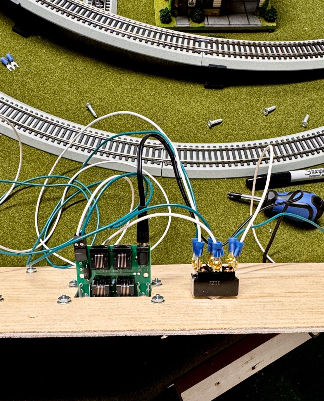 NCE Power Cab DCC Starter Set NCE5240025 customer photo 1