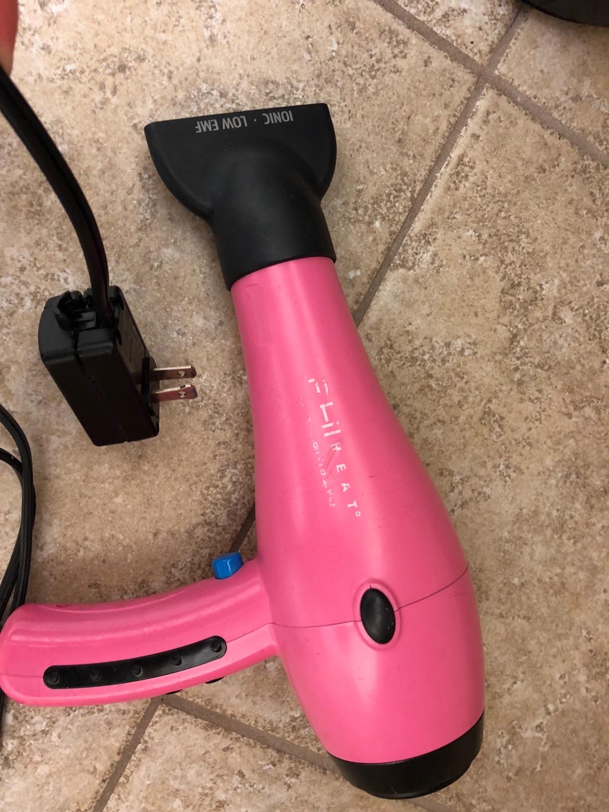 FHI HEAT Platform Nano Power Salon Pro 2000 Tourmaline Ceramic Quick Dry Hair Dryer with 3 Piece Attachment Set (Comb, Concentrator, and Diffuser), Black customer photo 2