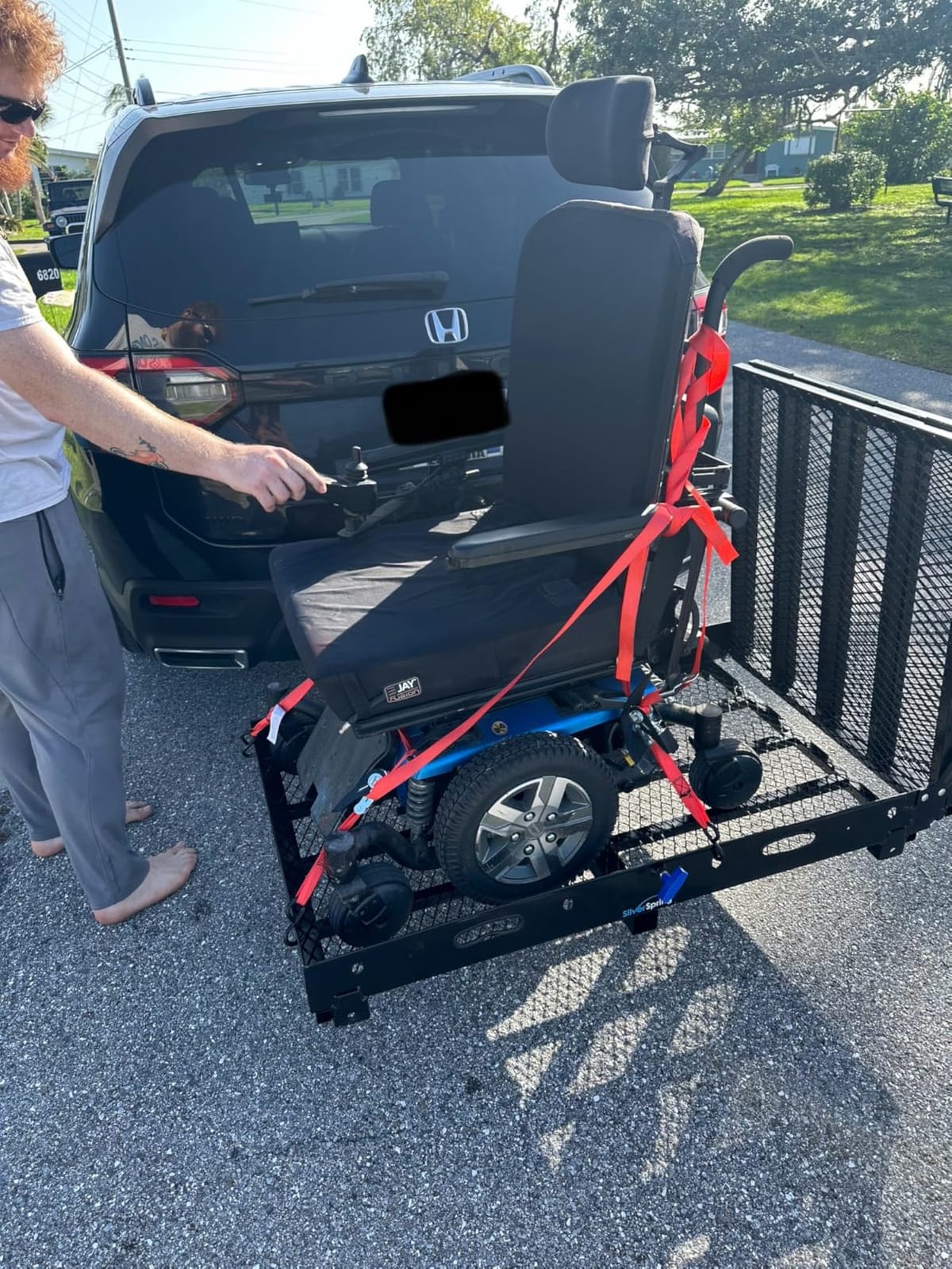 Silver Spring Folding Steel Wheelchair Scooter Carrier, 500 lb, 42 in Ramp customer photo 2