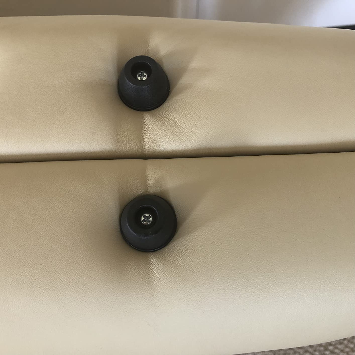 Saloniture Professional Portable Folding Massage Table with Carrying Case - Black customer photo 1