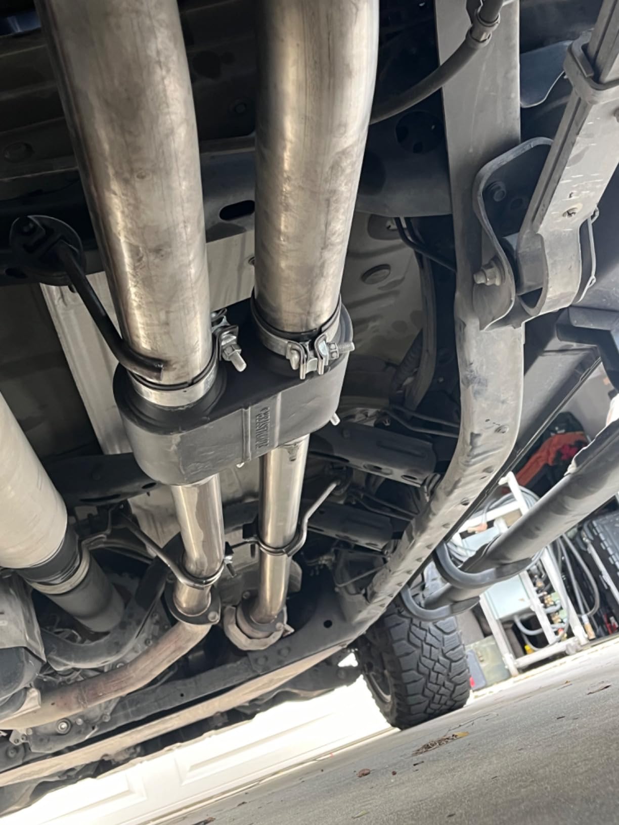 Flowmaster 817692 Outlaw Cat-Back Exhaust Kit 3 Inch Stainless Steel Dual 4 Inch Black Stainless Tips Compatible with 2009-2021 Toyota Tundra 4.6L/4.7L/5.7L customer photo 2