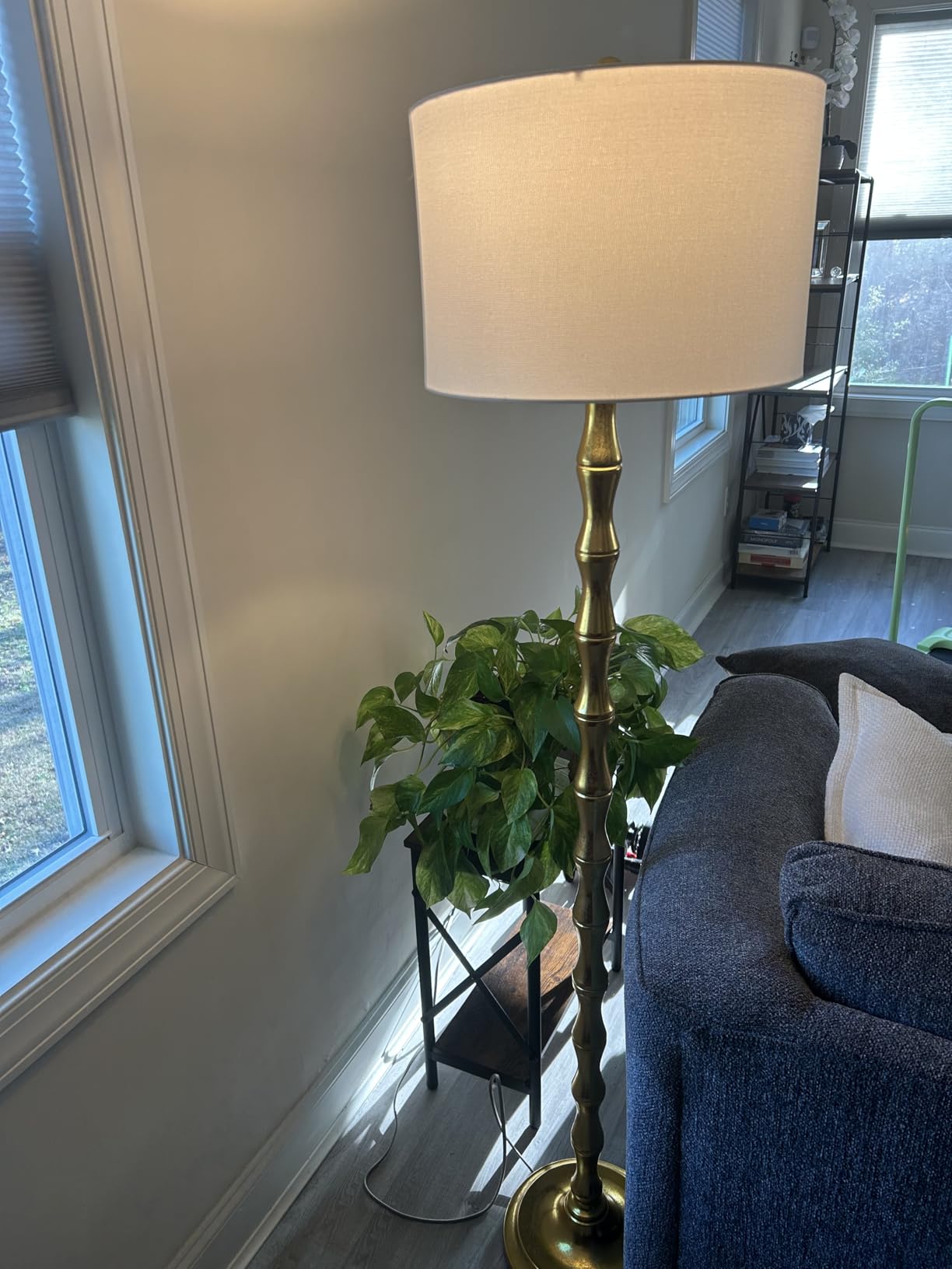 SAFAVIEH Lighting Collection Aurelia Farmhouse Antique Gold 64-inch Living Room Bedroom Home Office Standing Floor Lamp, Metal (LED Bulb Included) customer photo 2