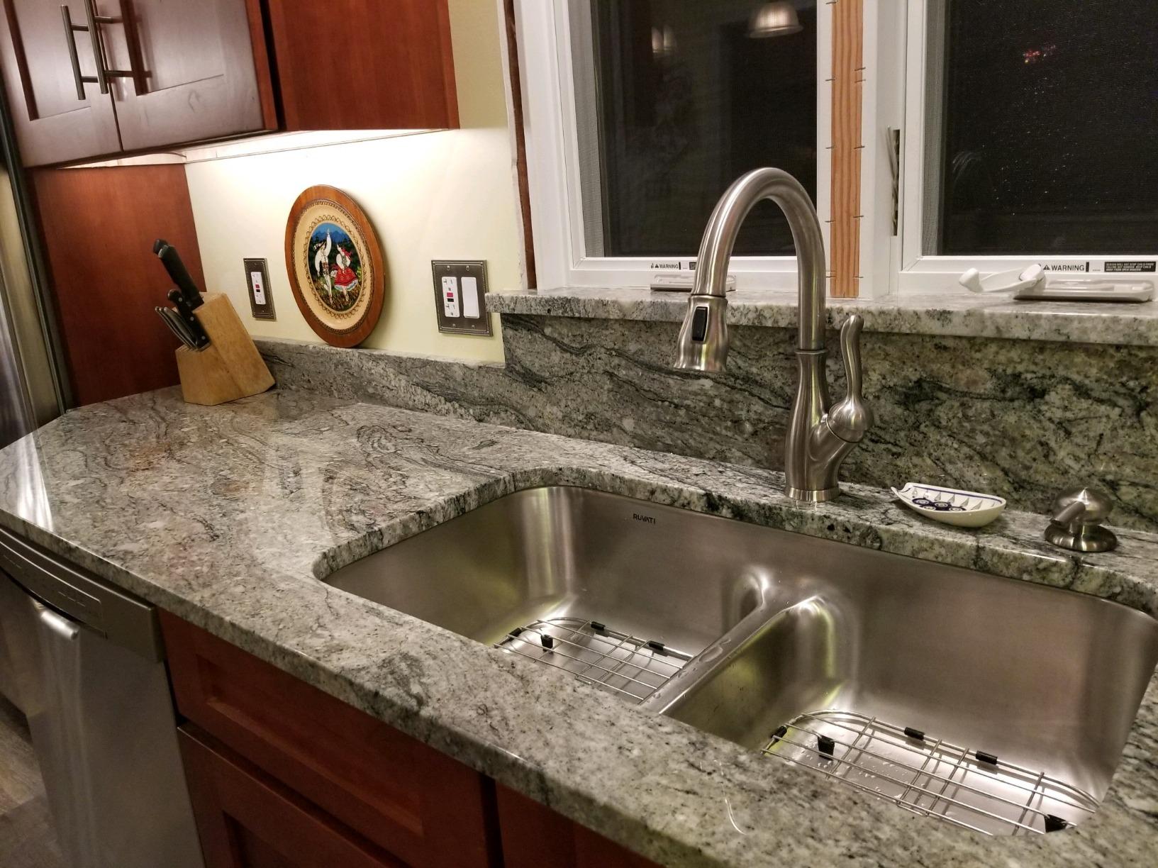Ruvati 32-in 16-Gauge 50/50 Undermount Double Bowl Sink - RVM4350 customer photo 2