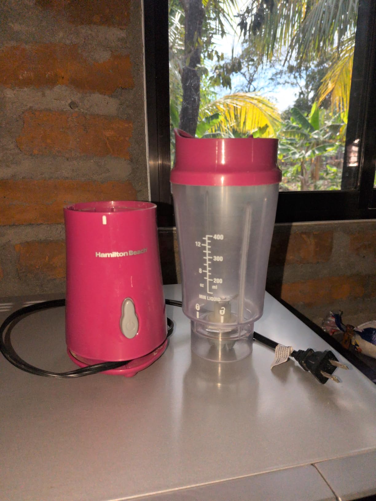 Hamilton Beach Portable Blender for Smoothies With 14 oz. Travel Jar customer photo 2