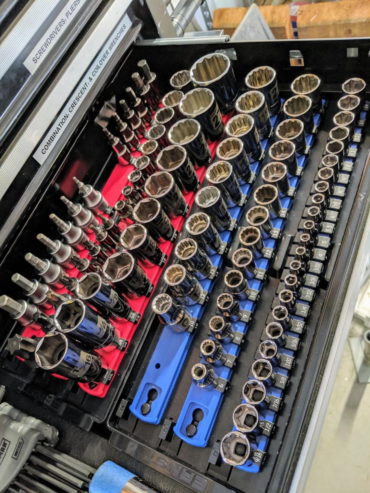 Ernst Manufacturing 8490 Socket Boss: 3-Rail Socket Organizer Tool Tray with 40 Clips (1/4