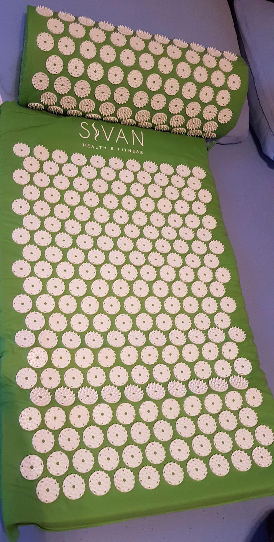 Sivan Acupressure Mat & Pillow Set for Back & Neck (Large, Green/White) customer photo 1
