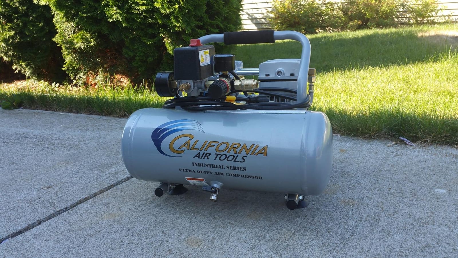 California Air Tools 2010ALFC 1.0 HP Ultra Quiet and Oil-Free Air Compressor, 2 Gallon Aluminum Tank, 60 dBA Noise Level, Industrial Series customer photo 2