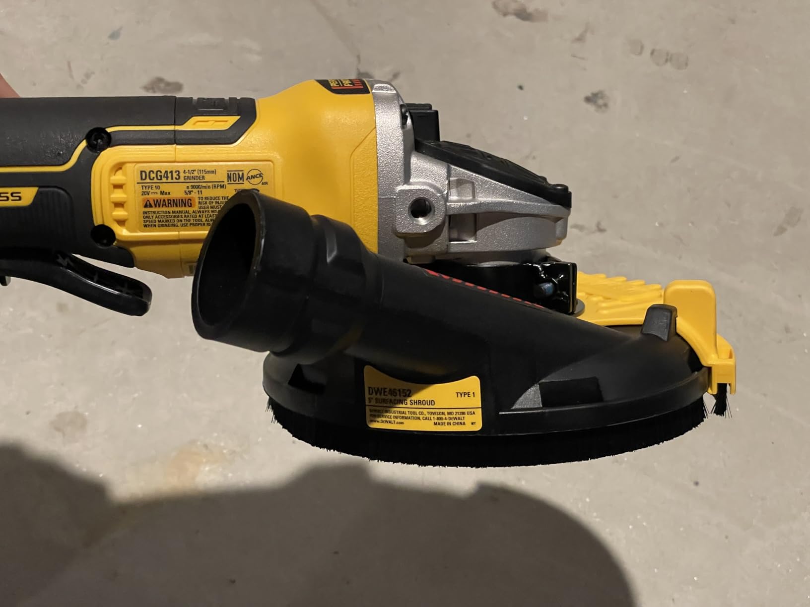 DEWALT DWE46152 Surface Grinding Dust Shroud, 5