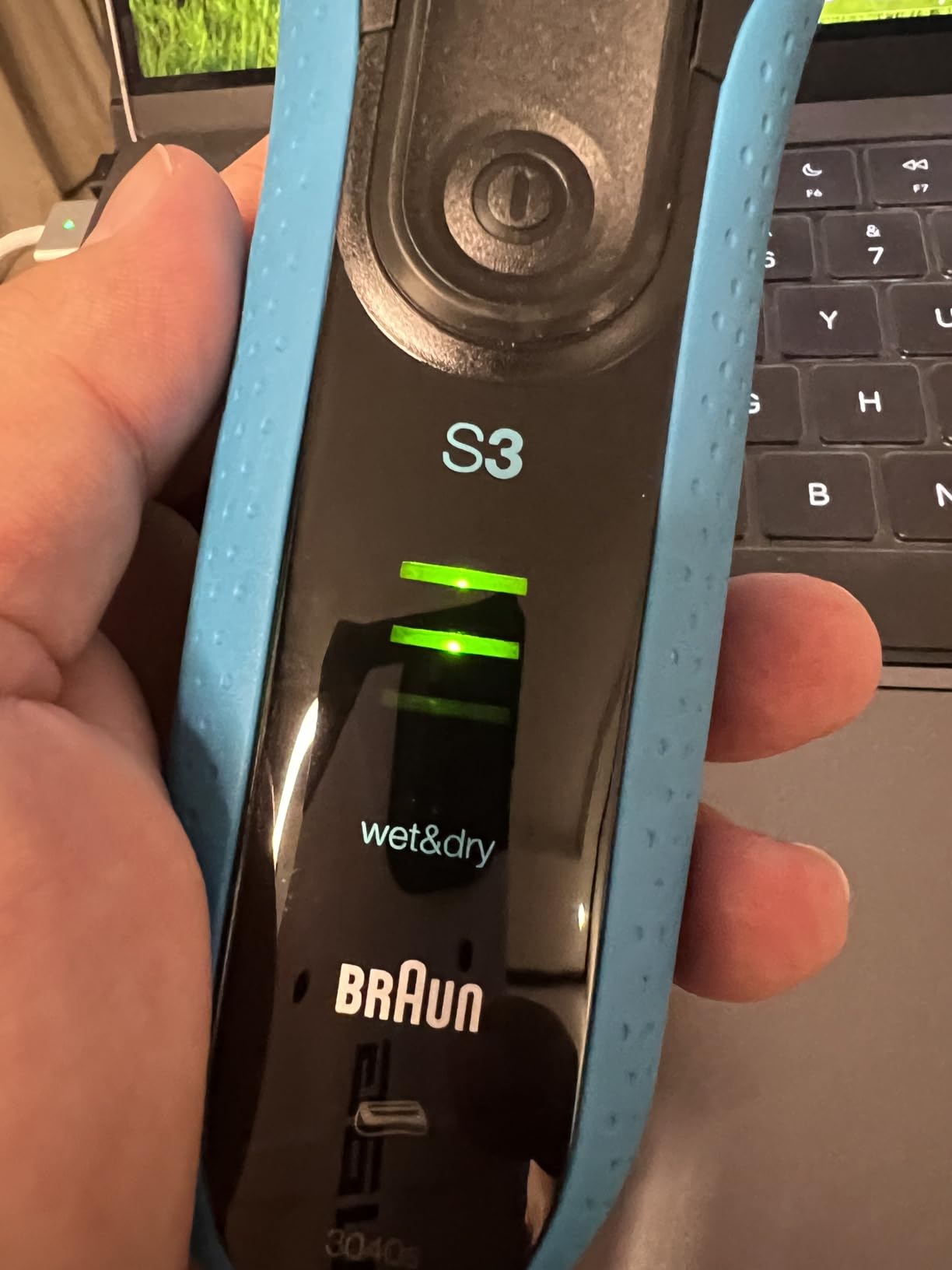Braun Electric Series 3 Razor with Precision Trimmer, Rechargeable, Wet & Dry Foil Shaver for Men, 45 Minute Runtime, MicroComb and Long Hair Trimmer, Protects Skin from Nicks & Cuts, 4 Piece customer photo 2