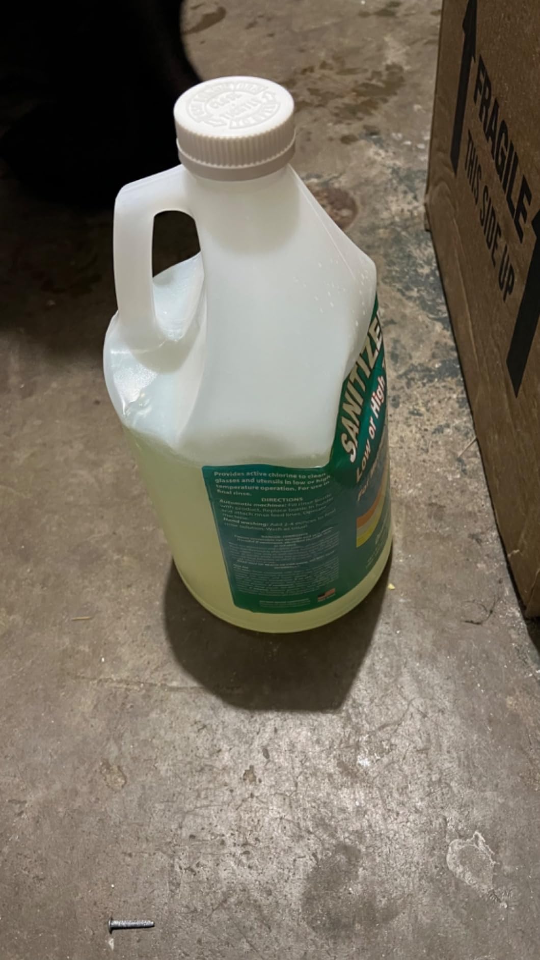 Quality Chemical Chloro-Guard Chlorine Low Temp Dish Sanitizer for Machine Dishwashing, Bulk Sanitizer - Gallon Refill for Cleaning and Sanitizing 128 oz (pack of 1) customer photo 1