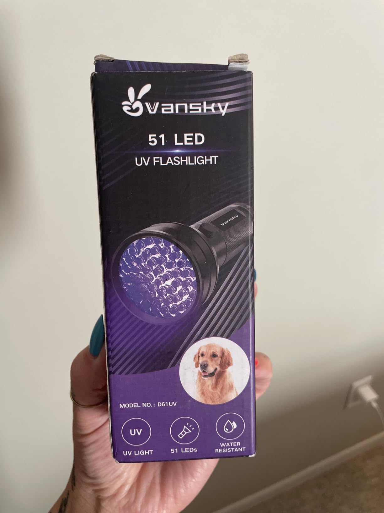 Vansky UV Flashlight Black Light, 51 LED Blacklight Pet Urine Detector for Dog/Cat Urine, Dry Stains, Bed Bug, Resin Curing, Scorpions Finder customer photo 1