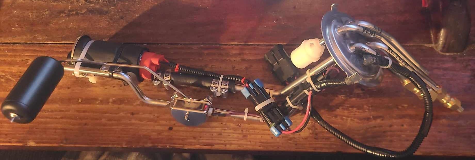 Aeromotive 340 LPH In-Tank Fuel Pump - 12V Electric High-Flow EFI - 11569 | Fuel Pump for Carbureted or EFI Car Engines, Gas & E85 Compatible, GM Style Inlet, OEM 39mm Body customer photo 2