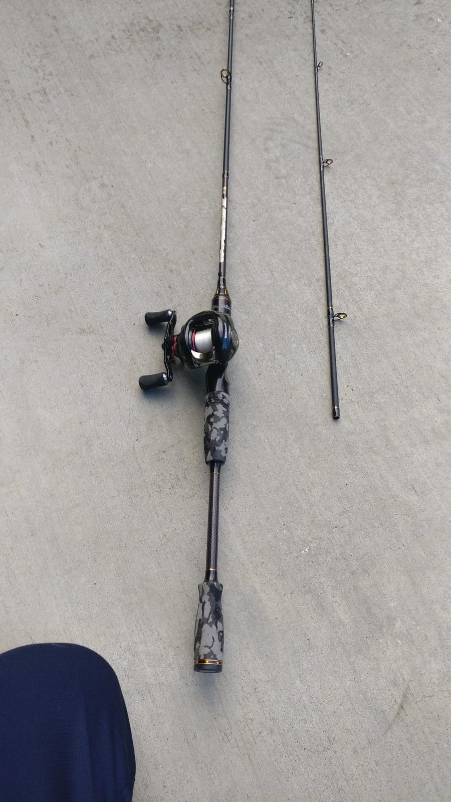 E Series - Camo Legend 2-Piece 7-Feet Casting Rod 24 Ton Carbon Fiber Baitcasting with 2 Tips - Medium and Medium Heavy Portable Bass Fishing Rod Baitcaster customer photo 1
