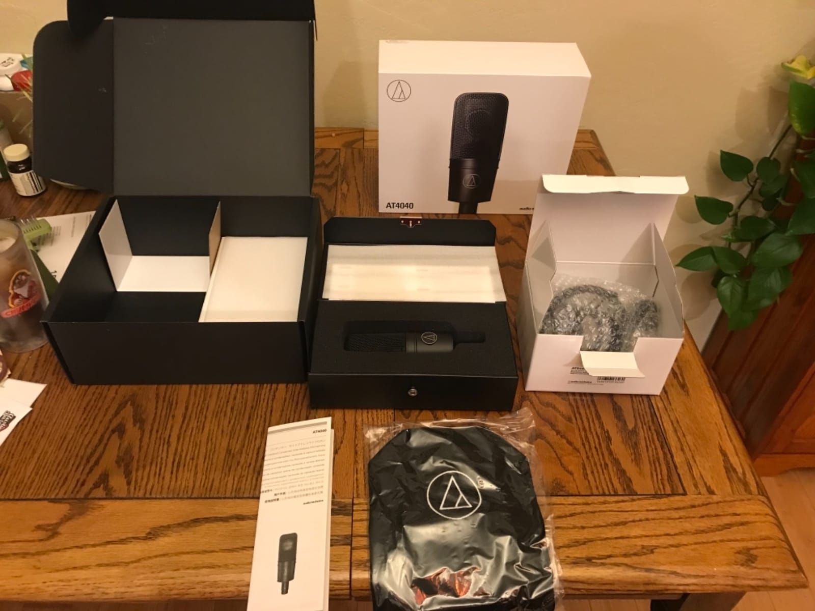 Audio-Technica AT4040 Cardioid Condenser Microphone Bundle with Boom Stand, Pop Filter, XLR Cable, and Austin Bazaar Polishing Cloth customer photo 1
