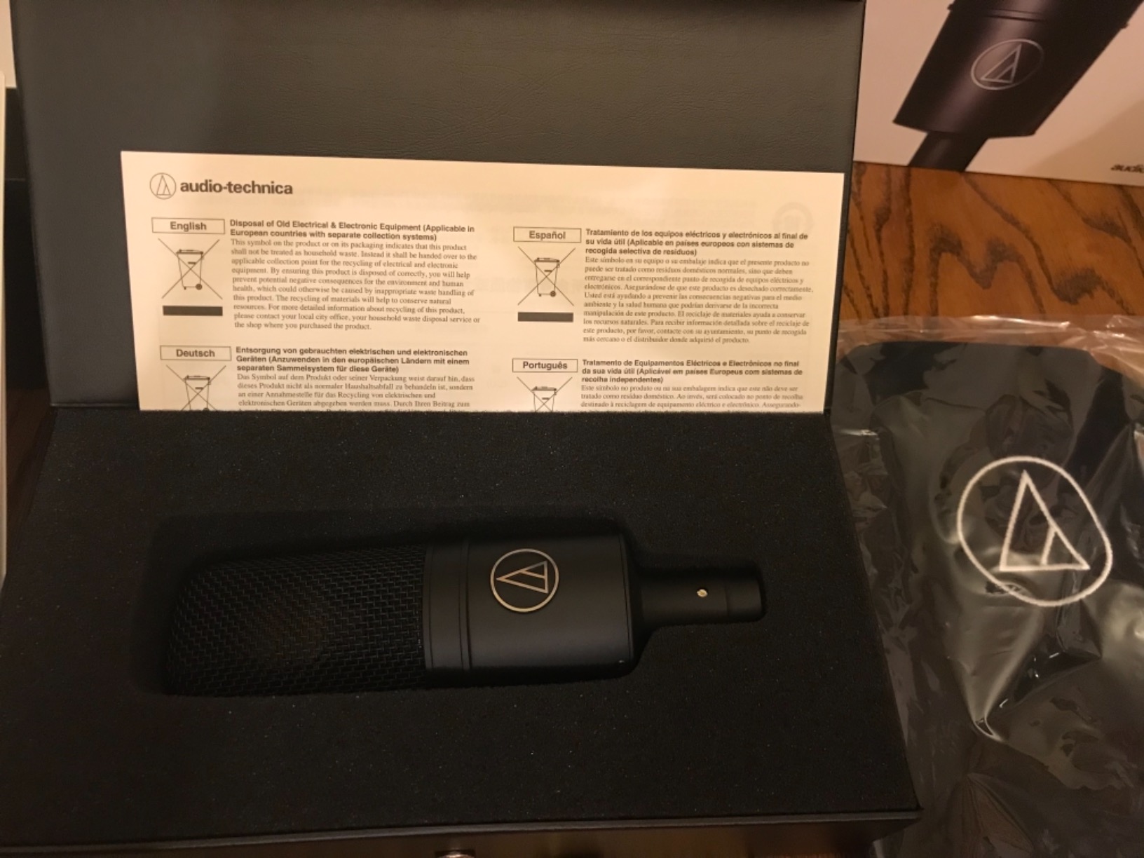 Audio-Technica AT4040 Cardioid Condenser Microphone Bundle with Boom Stand, Pop Filter, XLR Cable, and Austin Bazaar Polishing Cloth customer photo 2