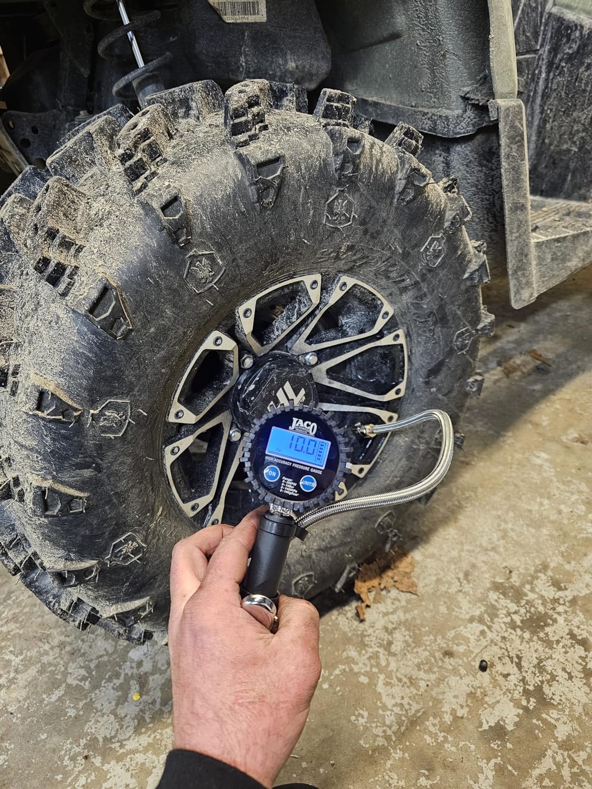 JACO FlowPro Digital Tire Inflator with Pressure Gauge - 200 PSI customer photo 1