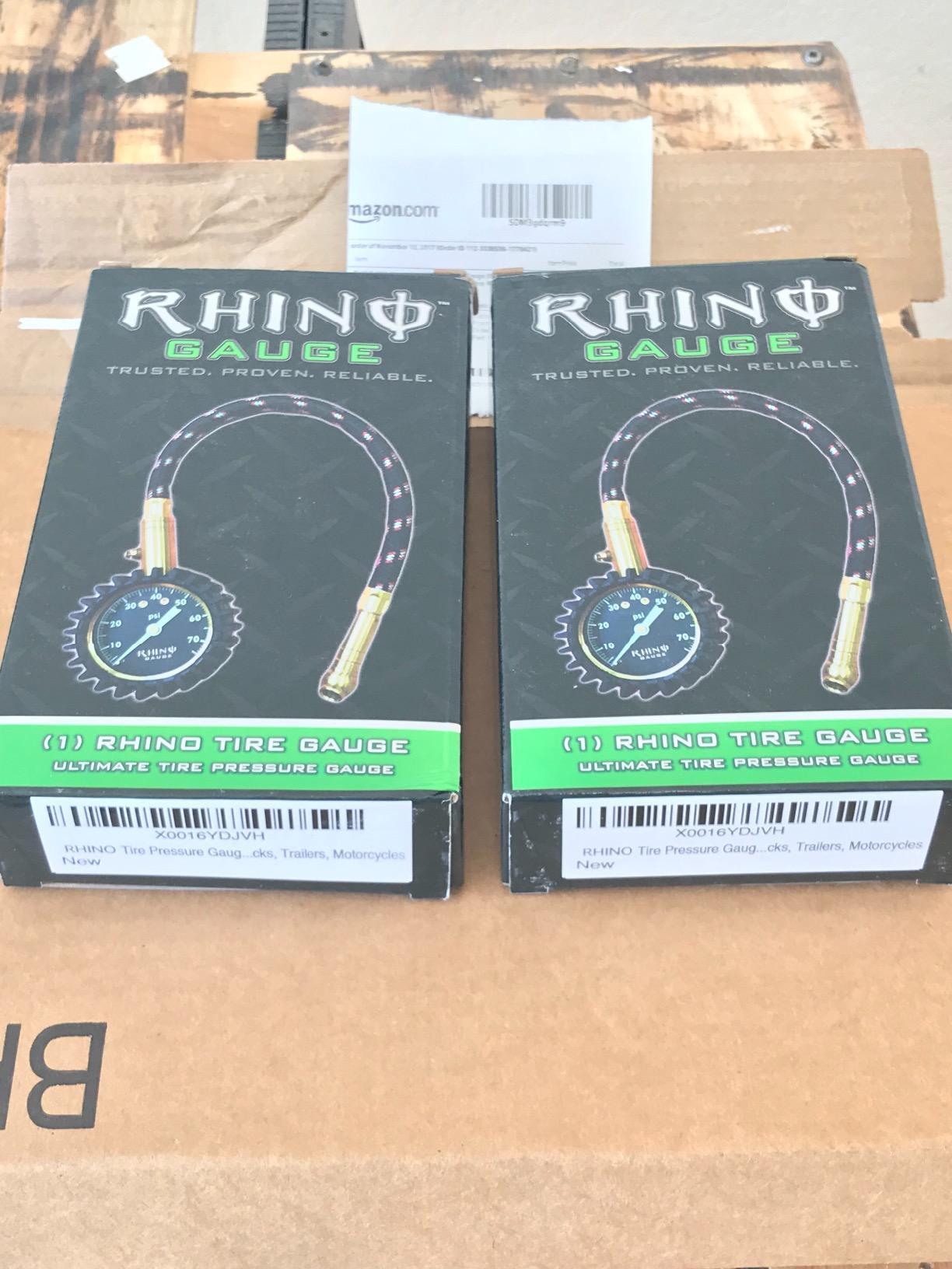 Rhino USA Heavy Duty Tire Pressure Gauge - ANSI Certified Glow Dial customer photo 1
