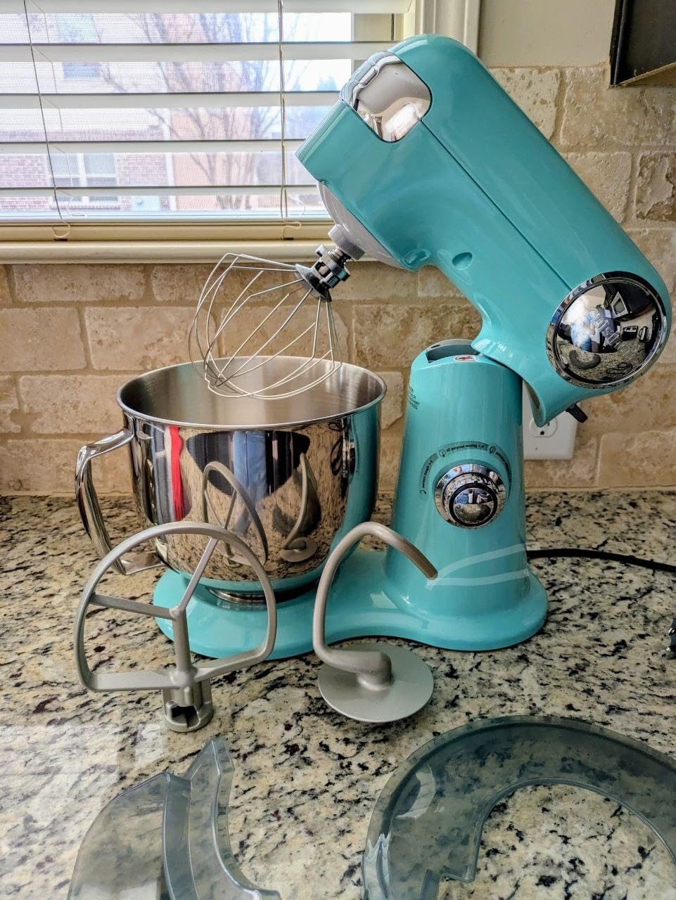 Cuisinart Stand Mixer, 12 Speeds, 5.5-Quart Mixing Bowl, Chef's Whisk, Flat Mixing Paddle, Dough Hook, and Splash Guard with Pour Spout, Silver Lining, SM-50BCNAS customer photo 1