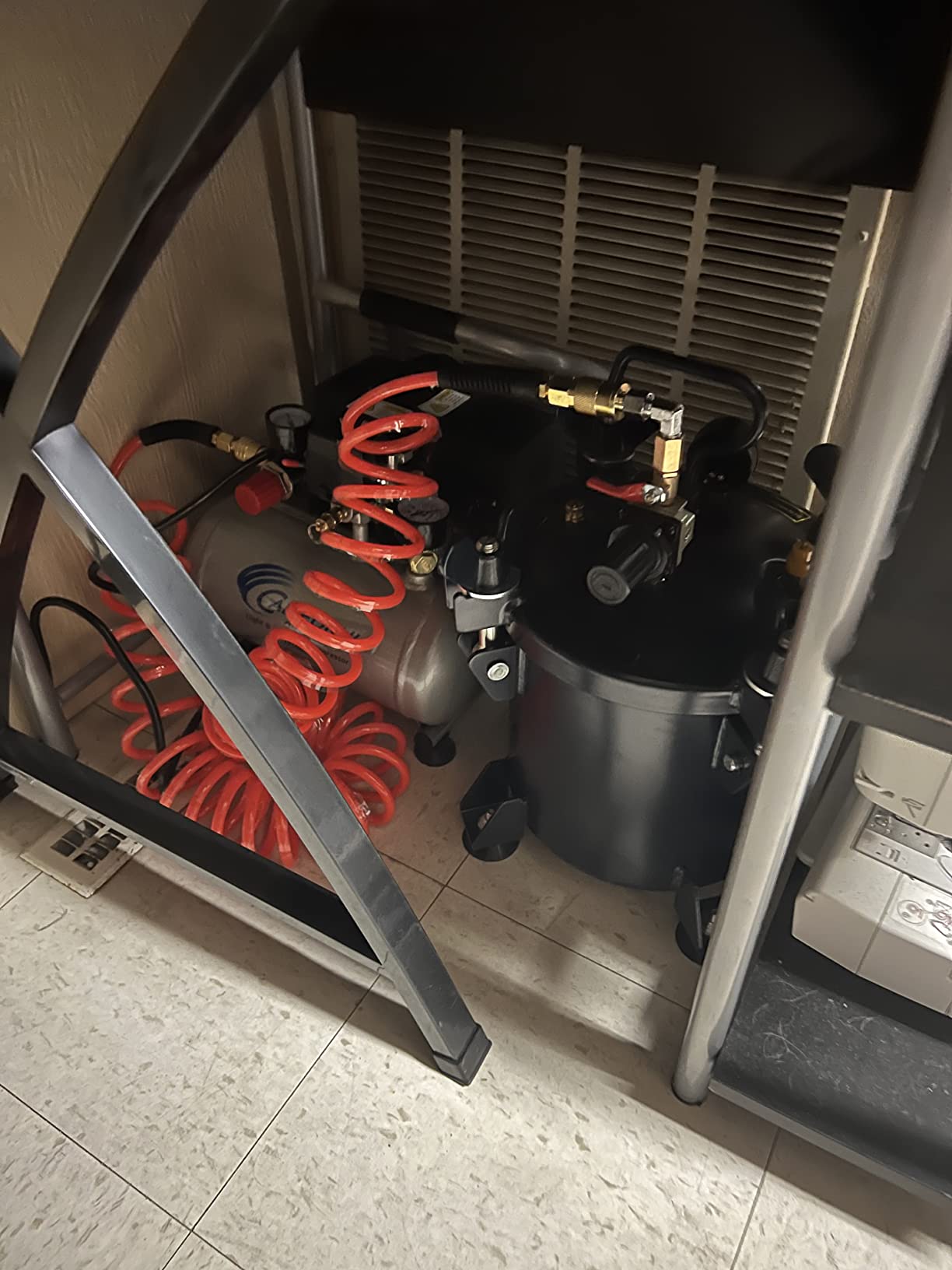 California Air Tools CAT-1P1060S Light & Quiet Portable Air Compressor, Lightweight, Ultra Quiet, Oil-Free, 1 Gallon Steel Tank, .6 HP, 56 dBA Noise Level, Silver customer photo 2