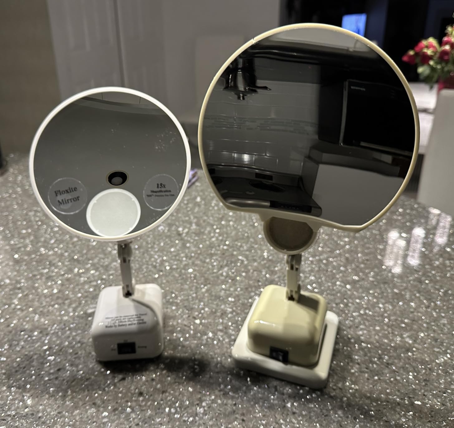 Floxite FL-615-2 15X Magnifying Mirror with Light customer photo 1