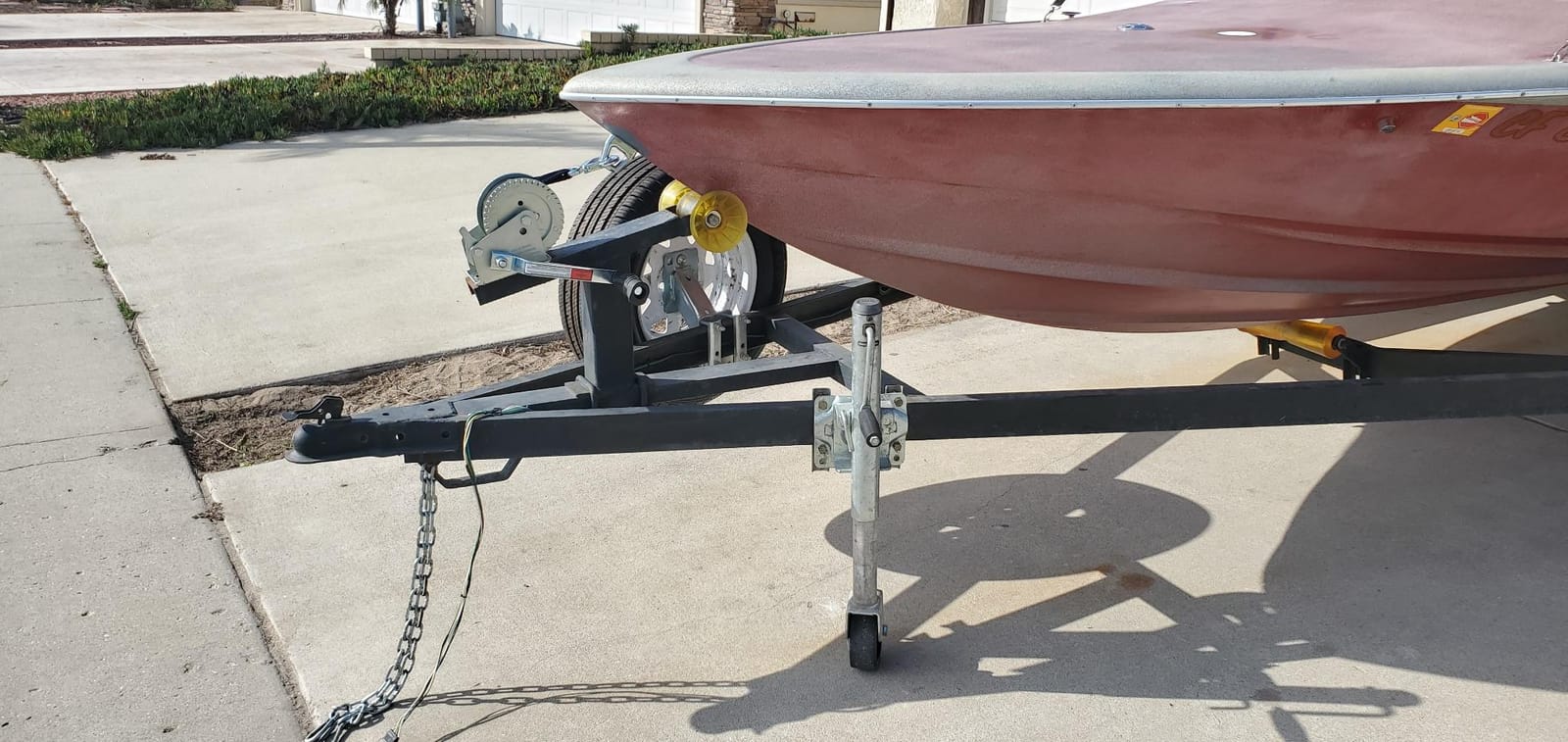 Camco 2000lb Boat Trailer Winch - Manual Hand Crank Boat Winch Features 20-Foot Strap & 2-Way Ratchet - 2,000lb Weight Capacity - Boat Trailer Accessories (50000) customer photo 2