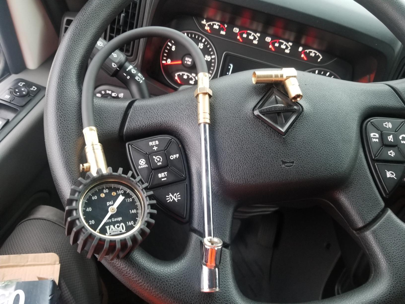 JACO EliteProPlus Tire Pressure Gauge with Dually Air Chuck - 160 PSI customer photo 2