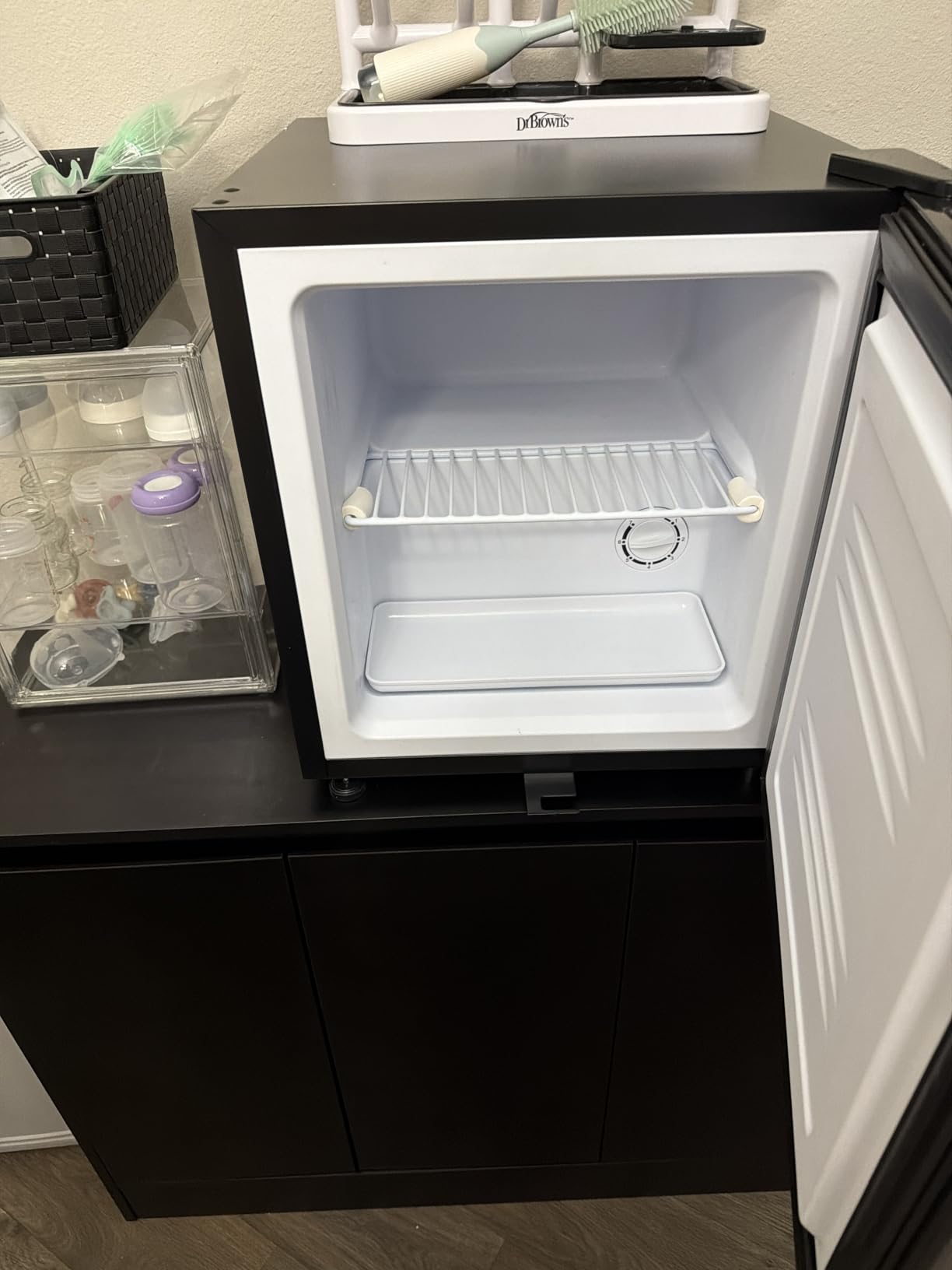 Whynter Upright Freezer 1.1 Cu Ft Lock, Mini Freezer, Stainless CUF-112SS, Adjustable Thermostat and Security Lock, Energy Star Rated, Reversible Door, Adds Compact Frozen Storage at Home customer photo 1