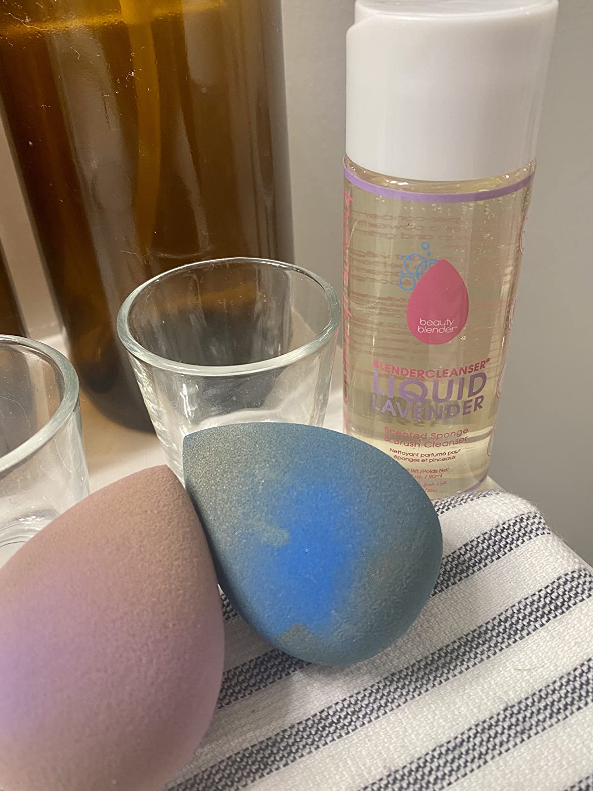 Beautyblender | Blendercleanser Tool Wash | Lavender Purifying Liquid Soap | Sponge, Brush, Makeup Tool Cleanser | Lavender-Scented, Vegan, Paraben & Sulfate-Free, 3 oz | Package May Vary customer photo 2