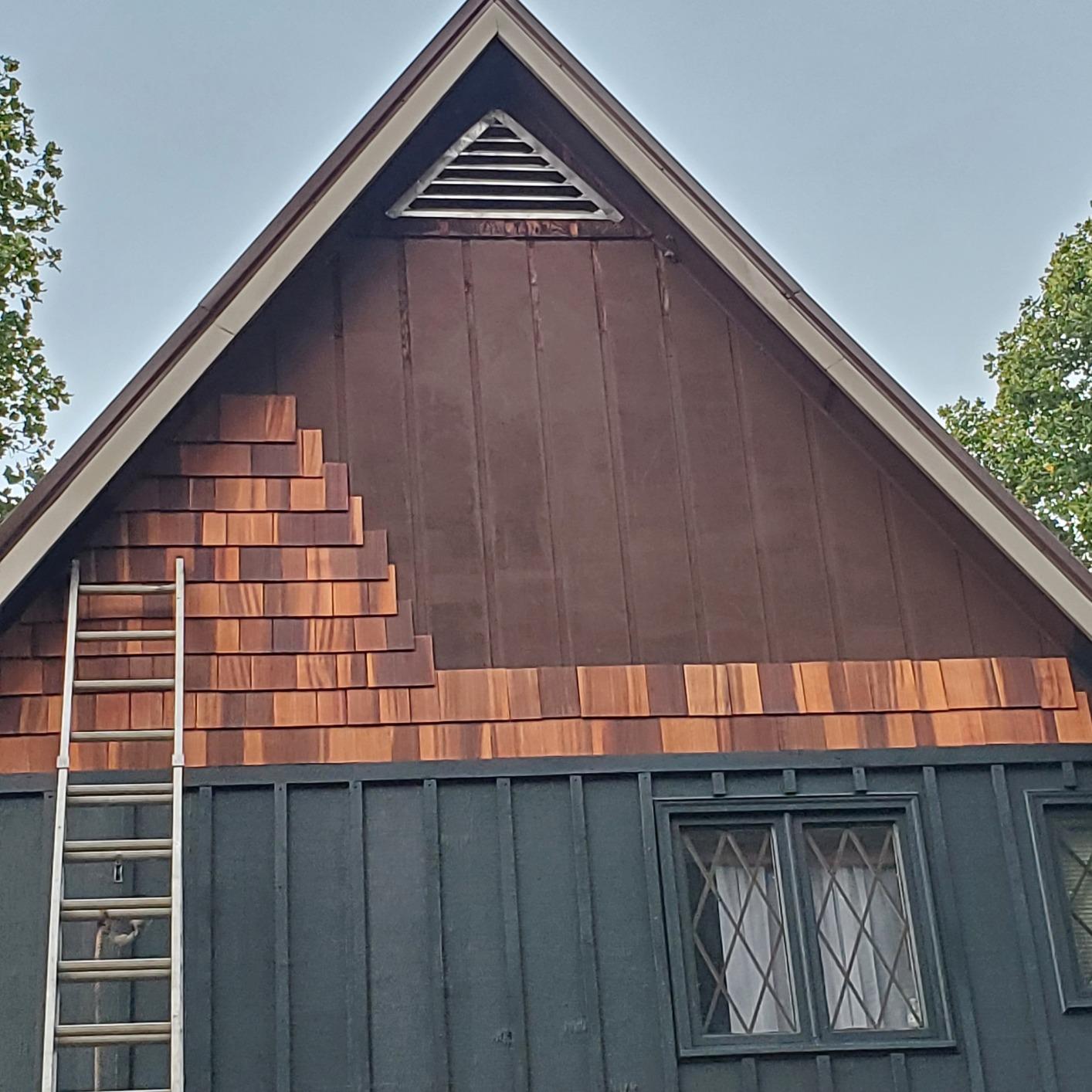 18 Inch Rebutted and Rejointed (R&R) Natural Groove Cedar Sidewall Shingles 1/2 Square Carton customer photo 1