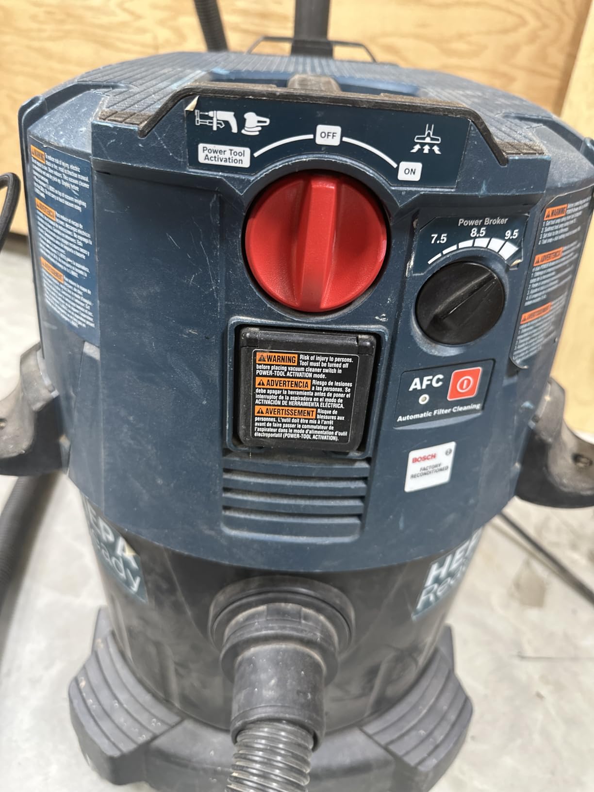 Bosch VAC090AH 9 Gallon Dust Extractor with Auto Filter for Grinder 1773AK | Power Tool Activation | Dust Control System | Jobsite Vacuum | Portable Design | Wet/Dry Collection | HEPA Filter System customer photo 1