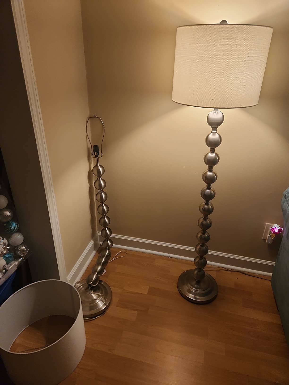 SAFAVIEH Lighting Collection Reflections Modern Farmhouse Stacked Ball Brass 59-inch Living Room Bedroom Home Office Standing Floor Lamp (LED Bulb Included) customer photo 1