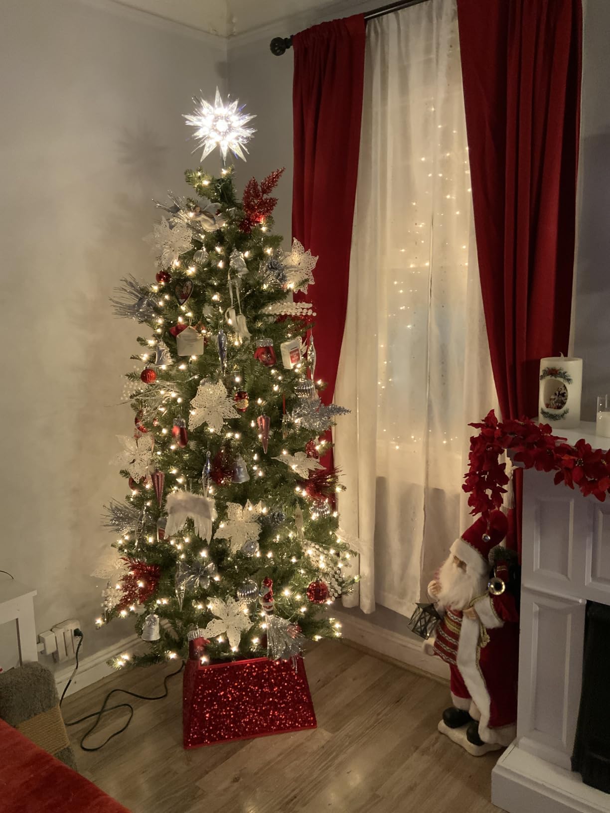 Puleo International 9ft Pre-Lit Slim Fraser Fir Artificial Christmas Tree | 2093 Branch Tips, 800 Clear Lights, Hinged Branches, Foldable Metal Stand customer photo 1
