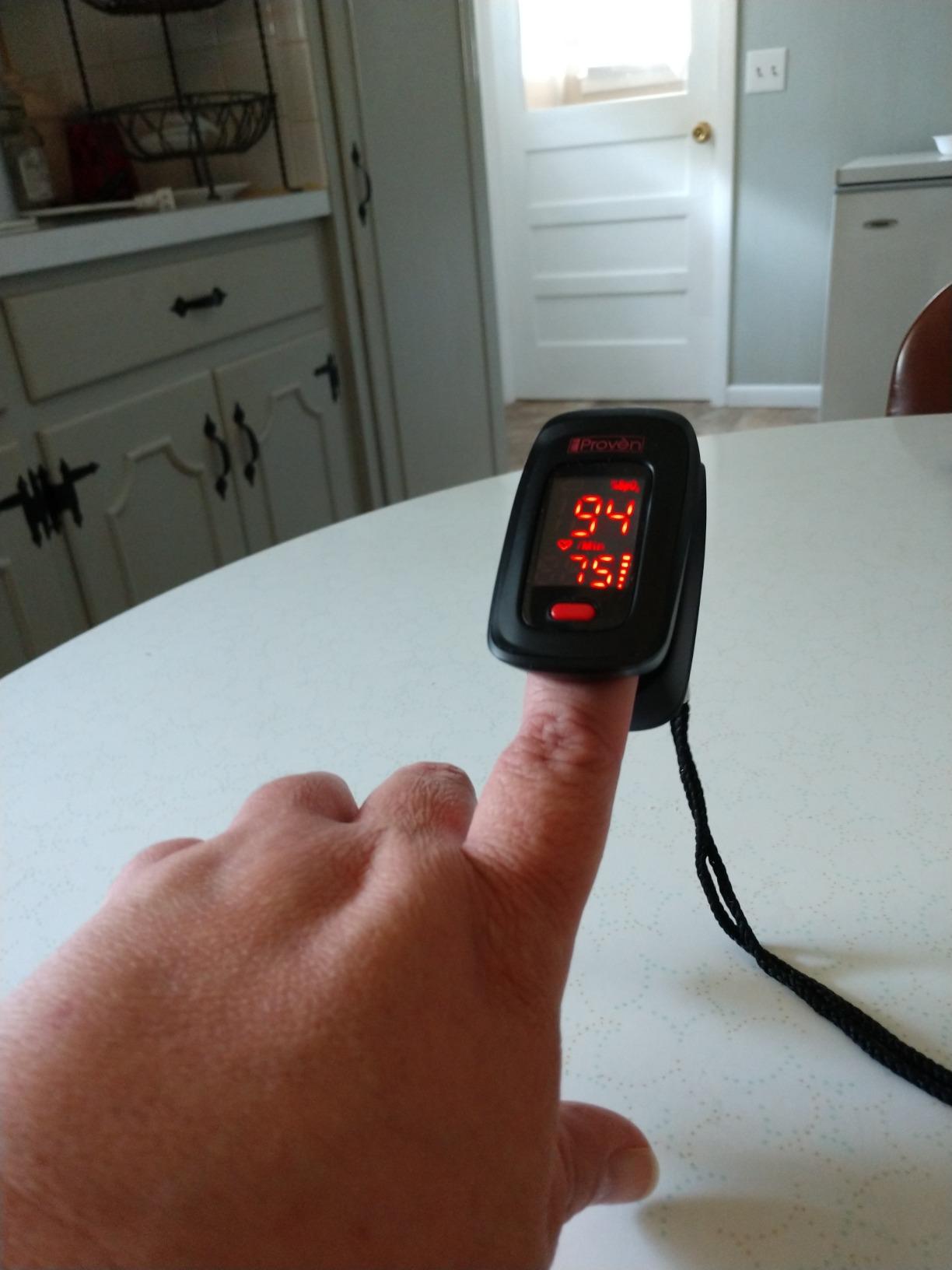 iProven Pulse Oximeter Fingertip for Oxygen Saturation & Respiratory Rate, Pulse Rate and Blood Oxygen Saturation Monitor customer photo 1