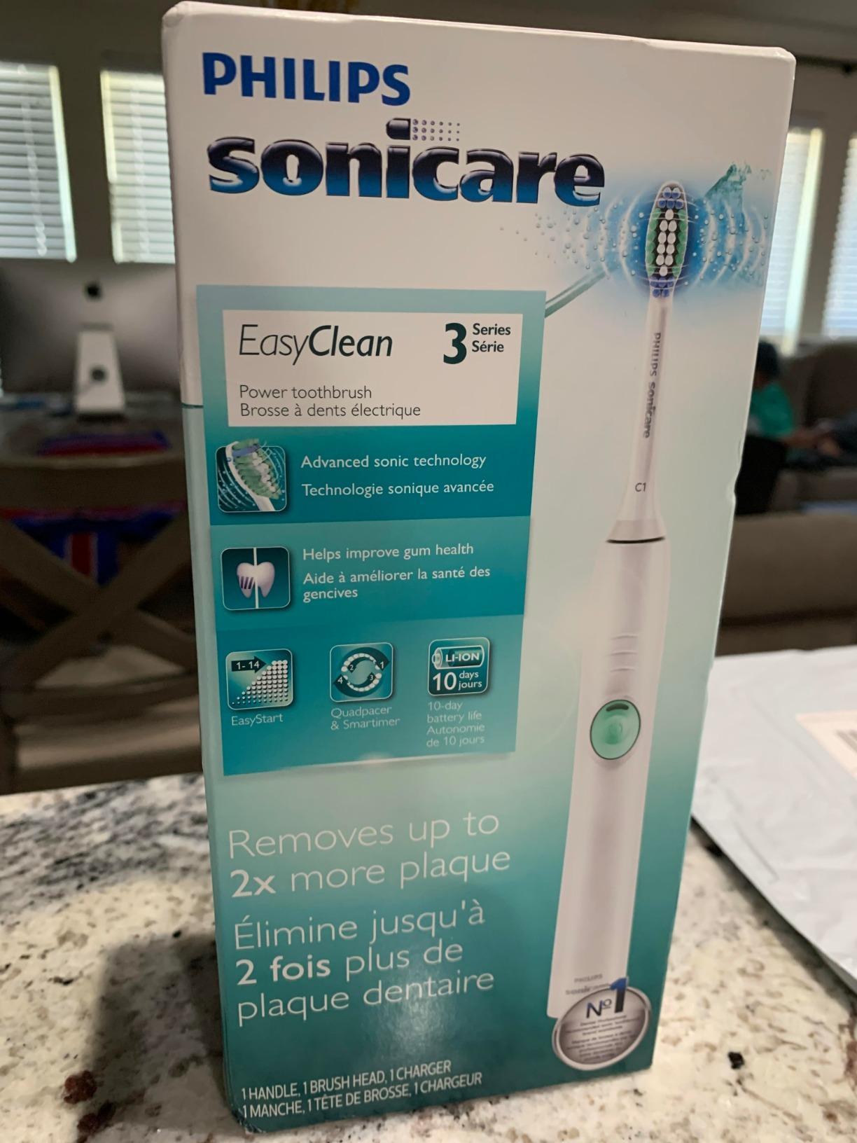 Phillips Sonicare Sonicare ProtectiveClean Removes up to 7x More Plaque, Long lasting 4 day Battery Life Rechargeable Electric Toothbrush, White/Grey customer photo 1