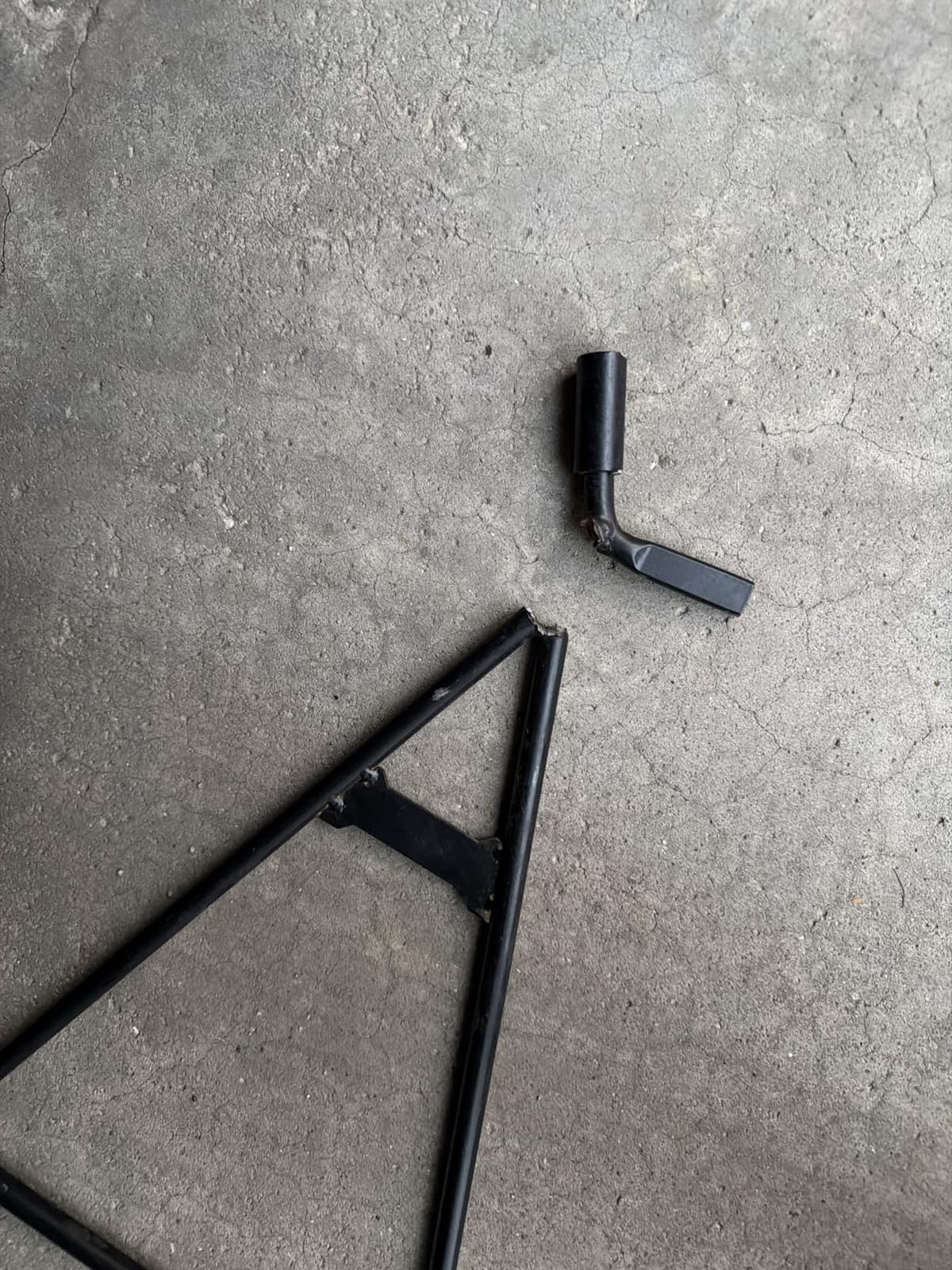AnXin Dirt Bike Triangle Stand Motorcycle Stand Kickstand Universal for 80-500cc Supermoto Motocross Enduro Pit Bike - Black customer photo 2