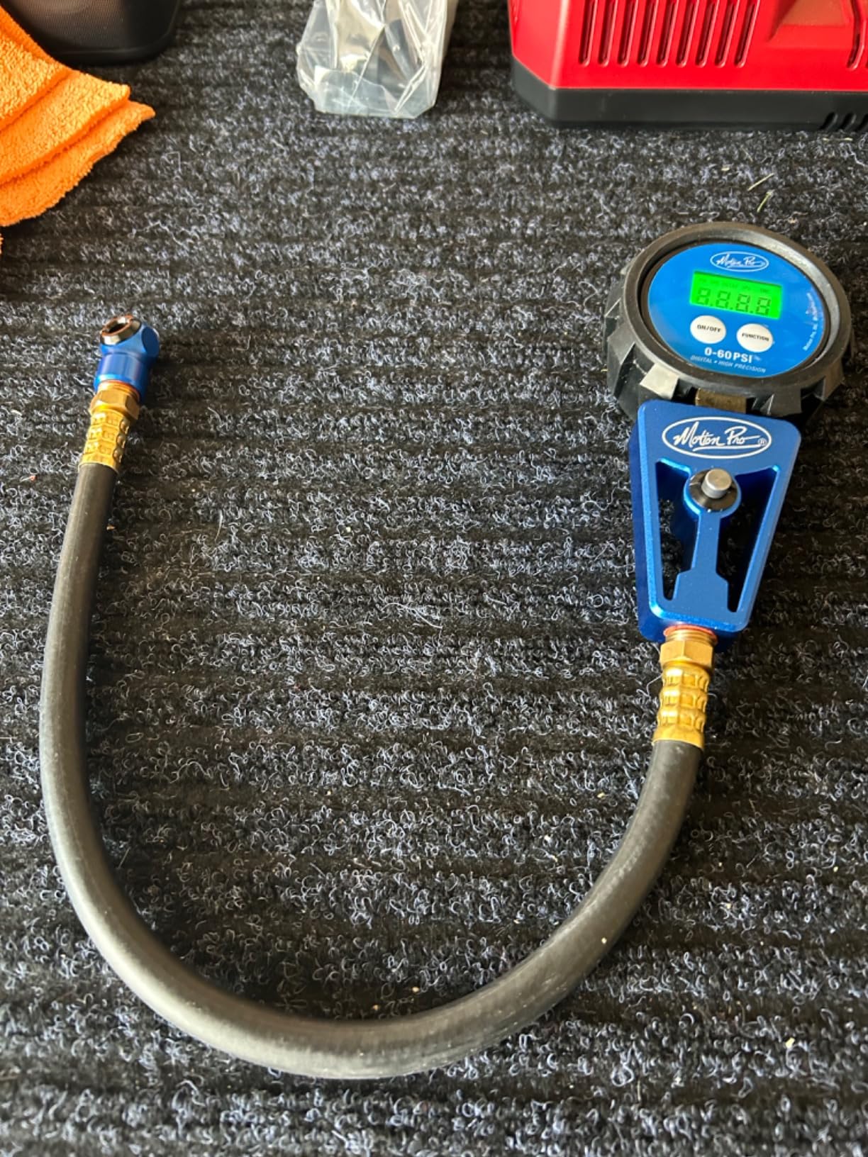 Motion Pro Digital Tire Pressure Gauge 0-60 Psi customer photo 1