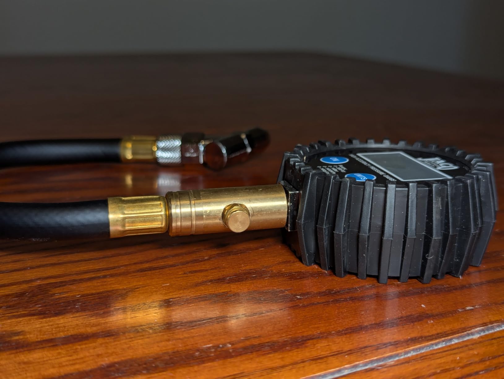 JACO Superior Products ElitePro Digital Tire Pressure Gauge - Professional Accuracy - 200 PSI customer photo 2