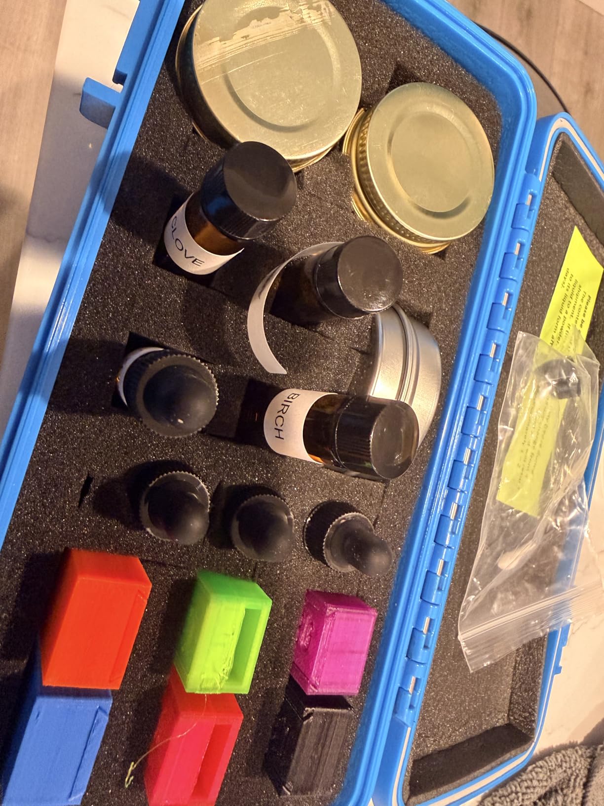 Leerburg AKC Scent Work Kit, AKC Scent Work Starter Kit - AKC Dog Training - Anise, Birch, Clove, Cypress drams Included, 6 Earth Magnet Odor Boxes, One Tin and 2 Jars with Cotten Swabs customer photo 2