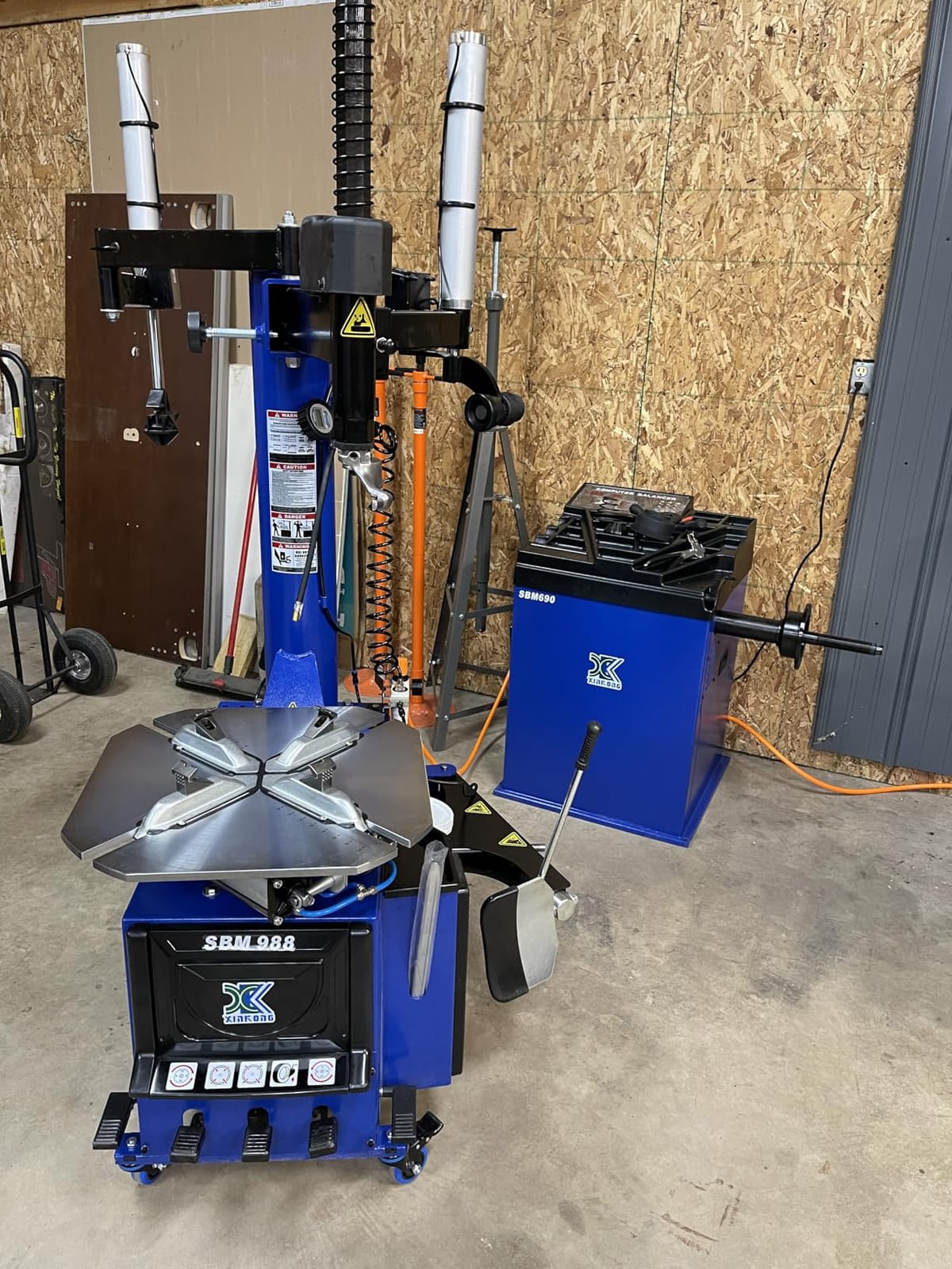 XK Tire Changers Machine and Wheel Balancer Combo, 110V, 988-690 | Max Tire Diameter 37 in 2.0HP Multi Balancing Modes for Automotive Repair Shops, Home Garages, 36 Month Part Replacements customer photo 1