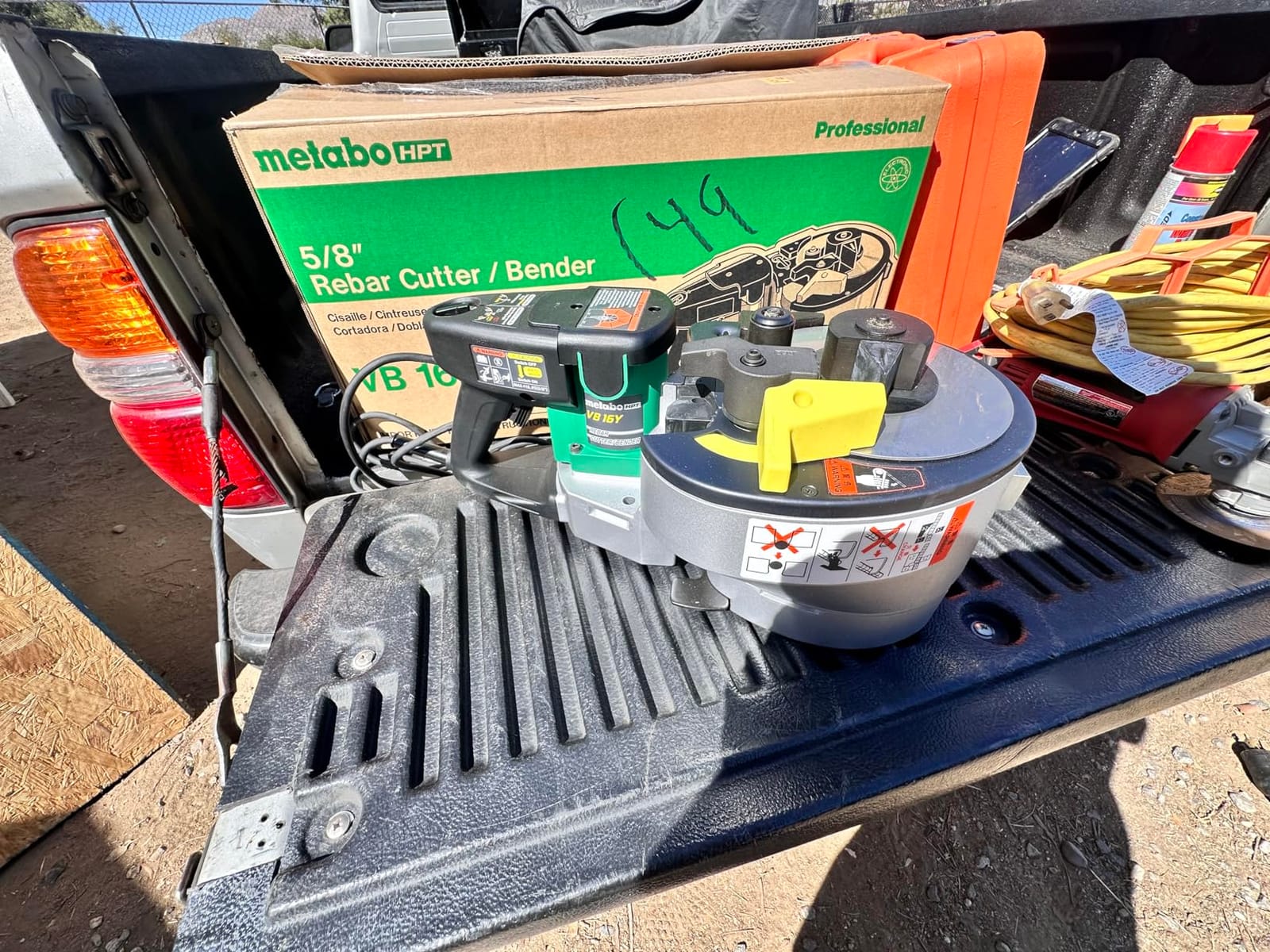 Metabo HPT Portable Rebar Bender and Cutter, 8-Amp Motor, Grade 60 rebar, Maximum 180° Angle, Variable Speed Trigger, Lightweight Design, Precision Bends and Cuts, VB16Y customer photo 2