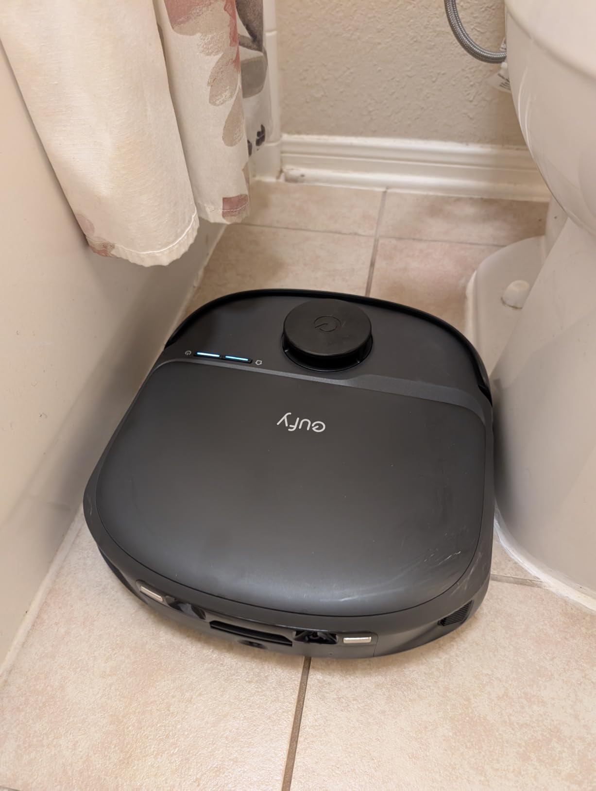 eufy 11S MAX Robot Vacuum Cleaner, Super Thin, Quiet | Self-Charging, Easy to use, Cleans Hard Floors to Medium-Pile Carpets, Black customer photo 1